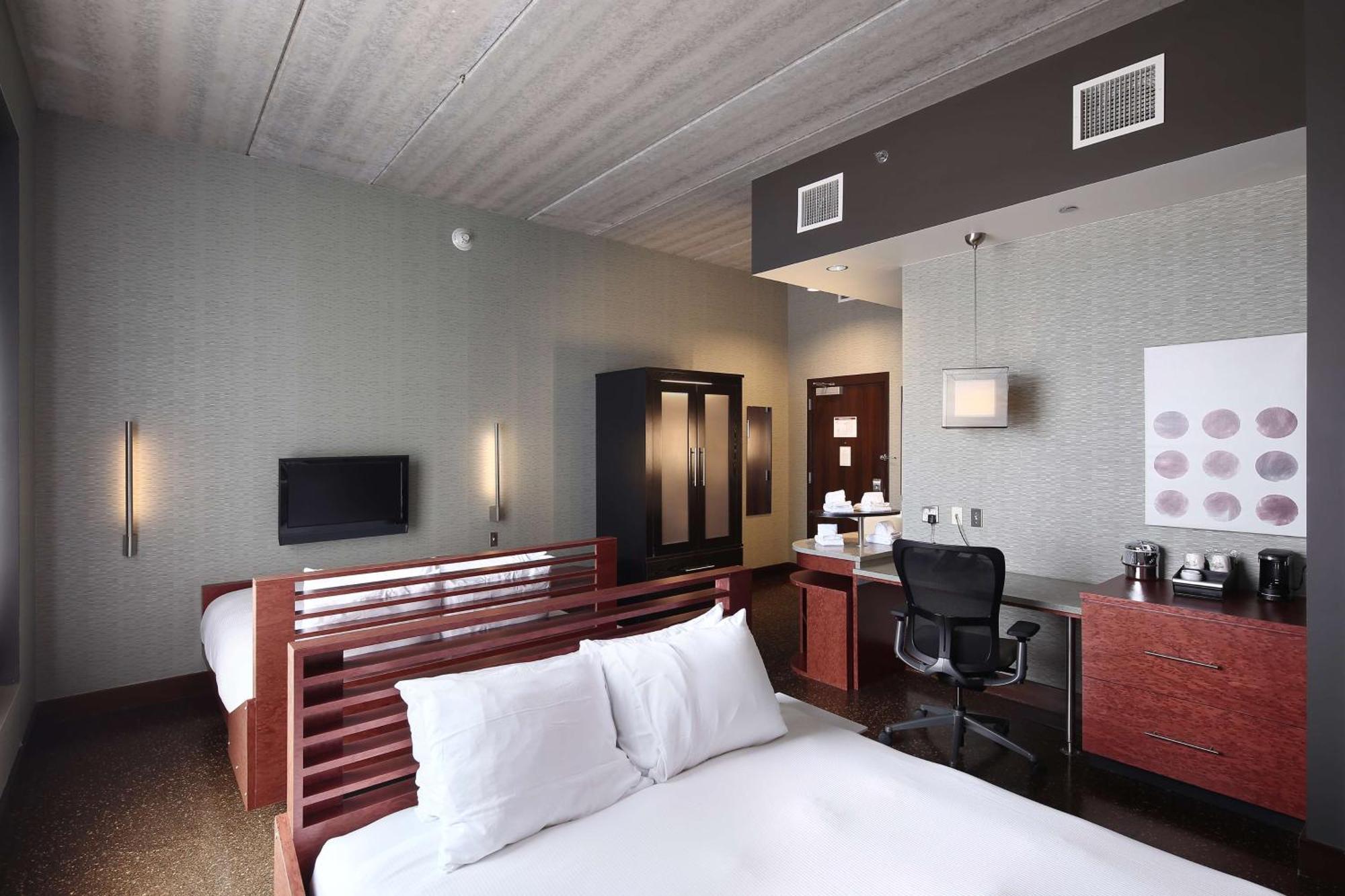 Tulyp, Tapestry Collection By Hilton Hotel Холънд Екстериор снимка